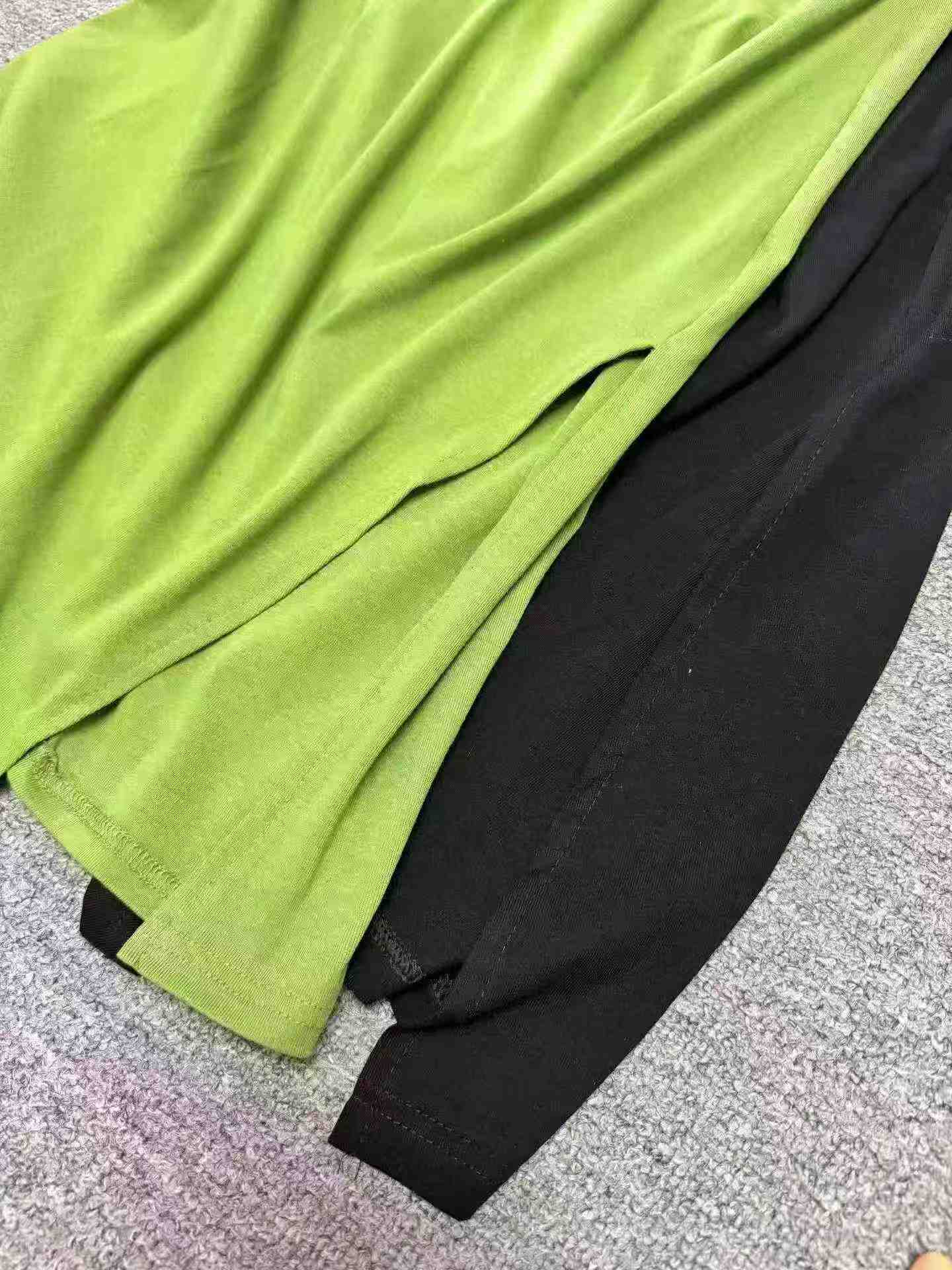 Set Dua Helai Lengan Pendek Leher Bulat Kapas Cetakan Huruf & Rok Belah, Kira-kira 310 Set - Image 7