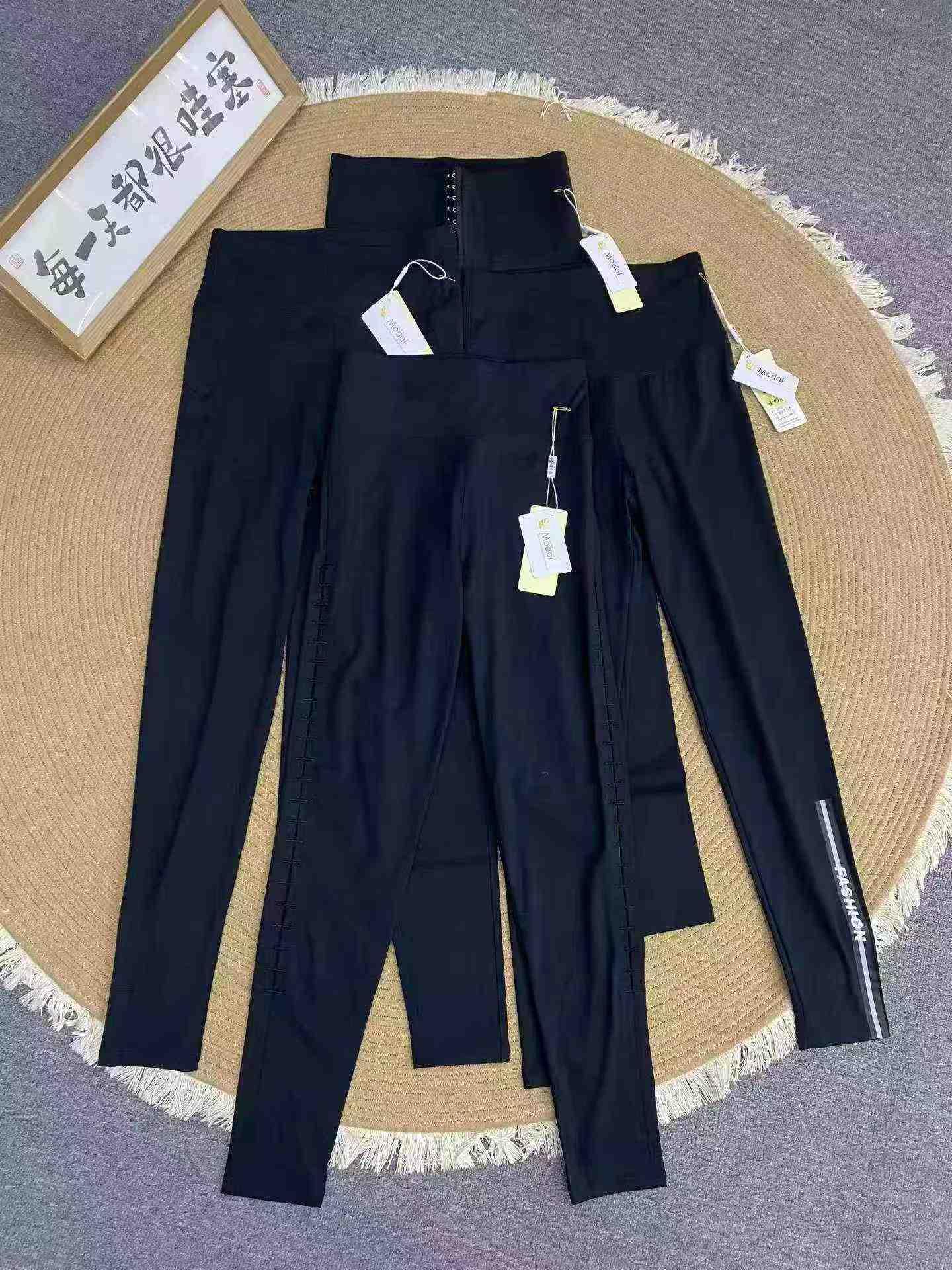 ۲۴۹ عدد لگینگ یوگای فیتنس نایلونی - Image 4