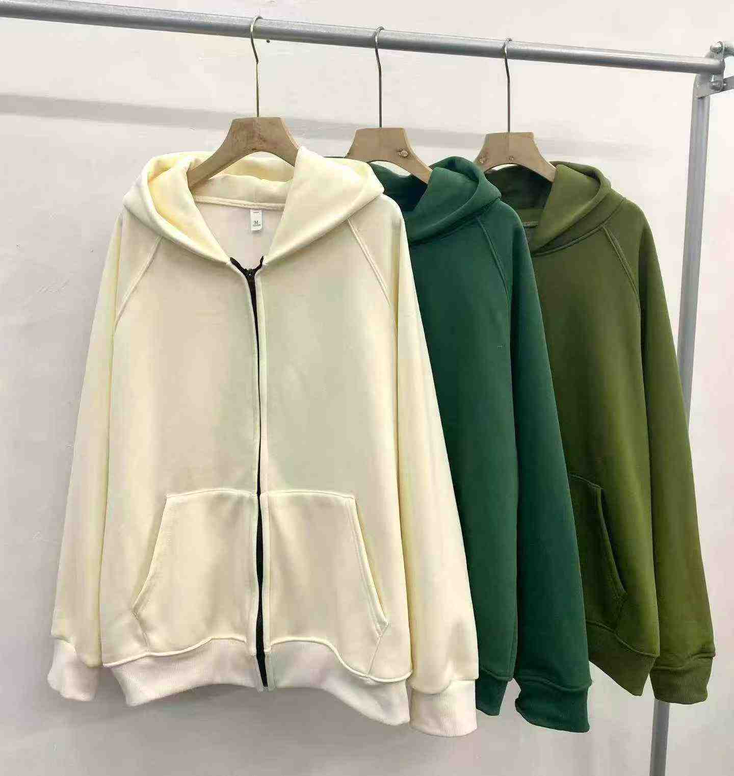 Jaqueta com capuz e fecho de zíper de estilo americano, forrada de fleece de algodão, 286 peças - Image 2