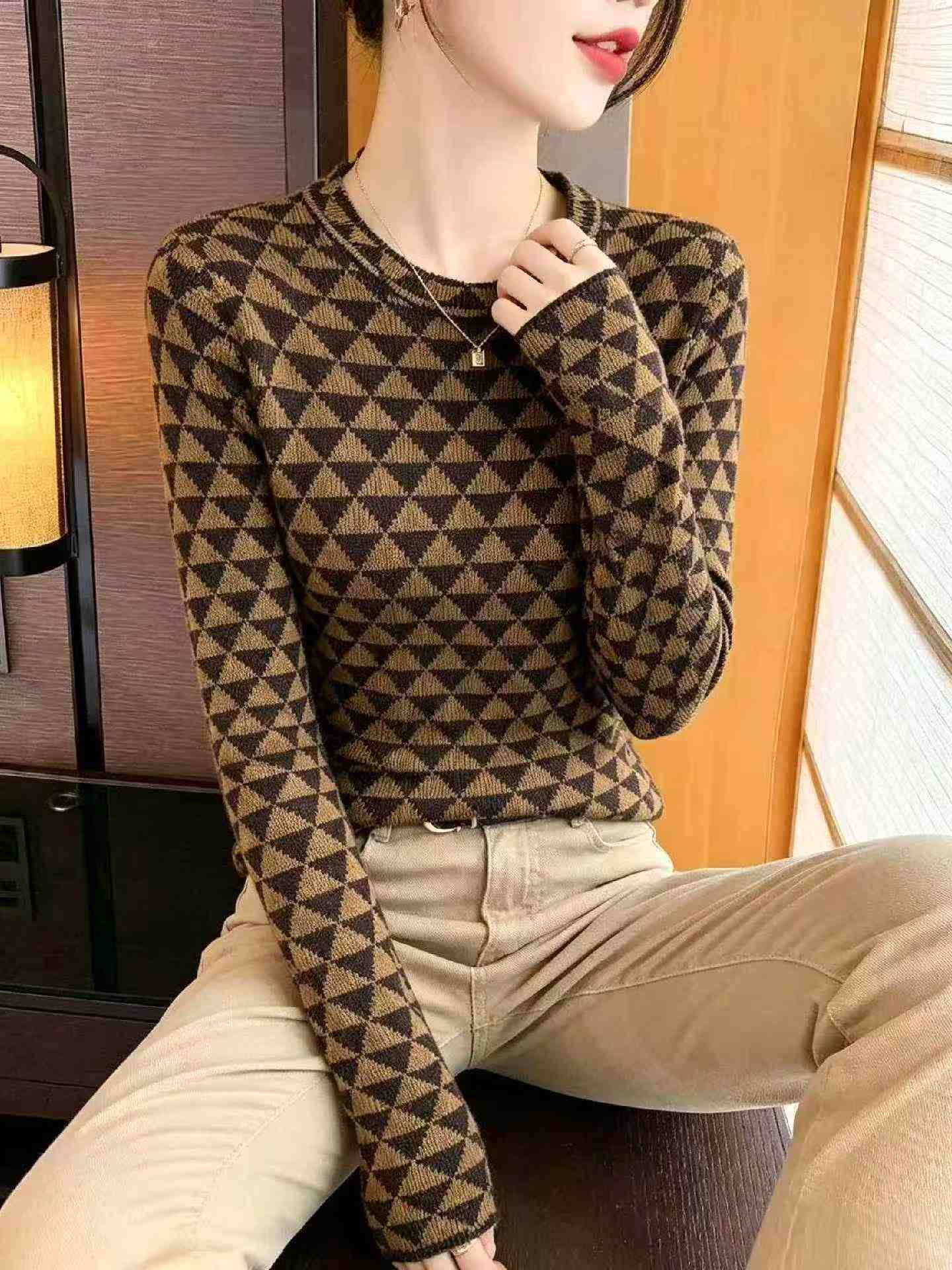 Sweta ya Kufumwa ya Mikono Mirefu yenye Muundo wa Plaidi Iliyolegea ya Mtindo wa Vintage wa Majira ya Vuli na Majira ya Baridi, Vipande 700 - Image 4