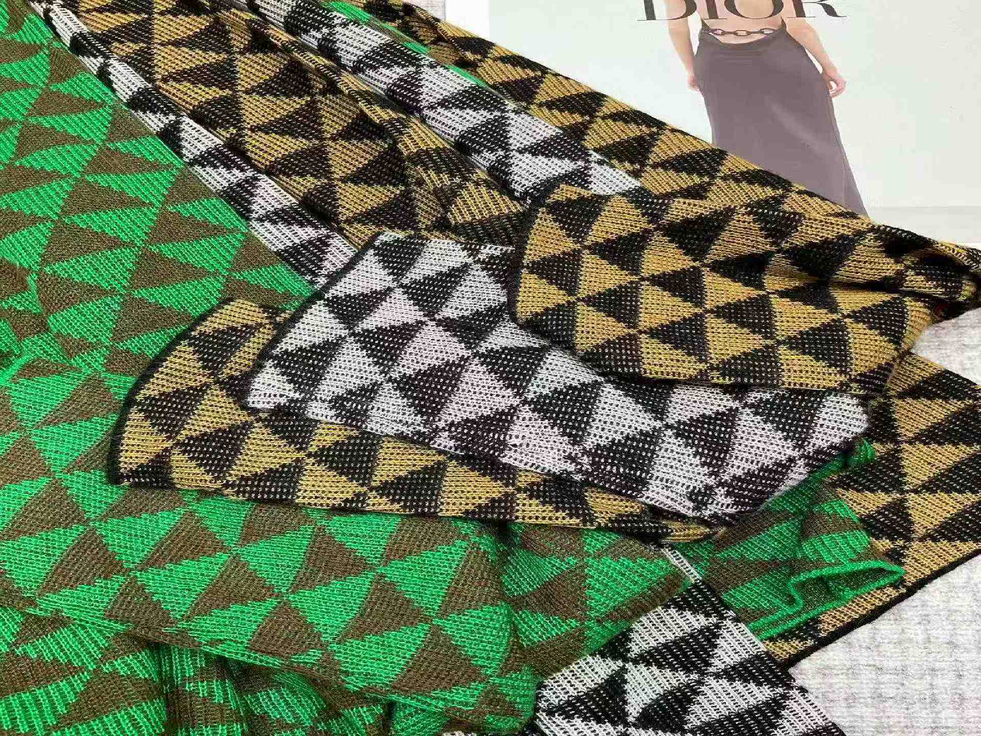 Sweta ya Kufumwa ya Mikono Mirefu yenye Muundo wa Plaidi Iliyolegea ya Mtindo wa Vintage wa Majira ya Vuli na Majira ya Baridi, Vipande 700 - Image 8