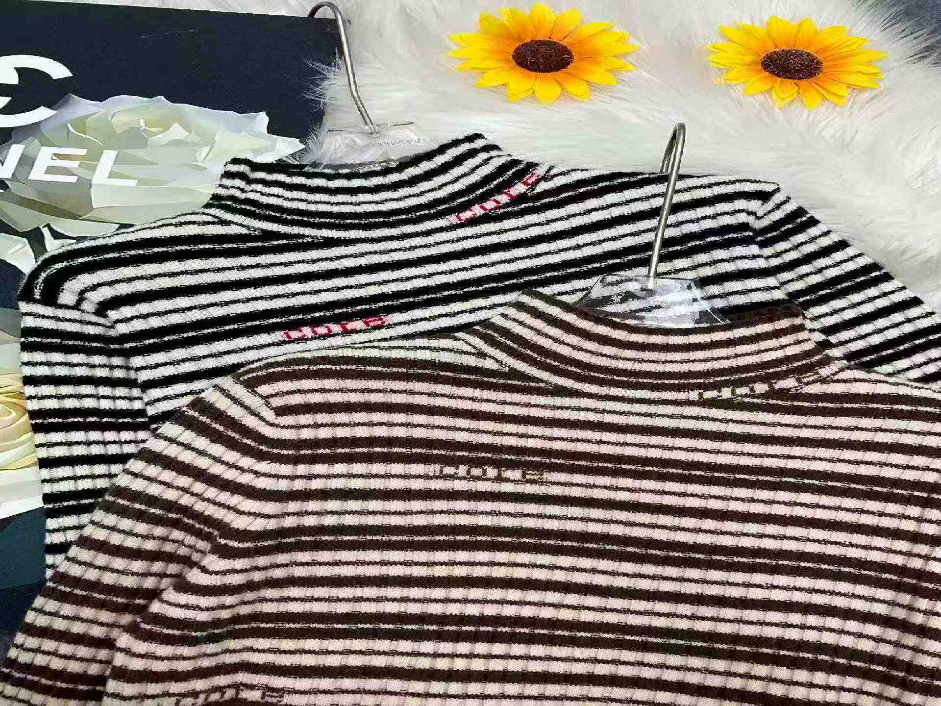 Jesienno-zimowy wintage'owy sweter pulower z wysokim kołnierzem, z paskami w blokach kolorów, wykonany z przędzy rdzeniowej, łącznie 1240 sztuk, 10 sztuk w opakowaniu - Image 8