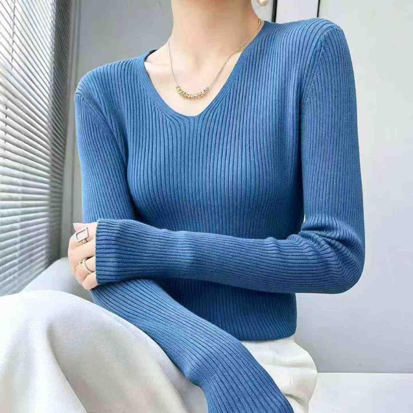 Jesienno-Zimowy Vintage Jednokolorowy Sweter Pulower z Dekoltem V 720 sztuk - Image 5