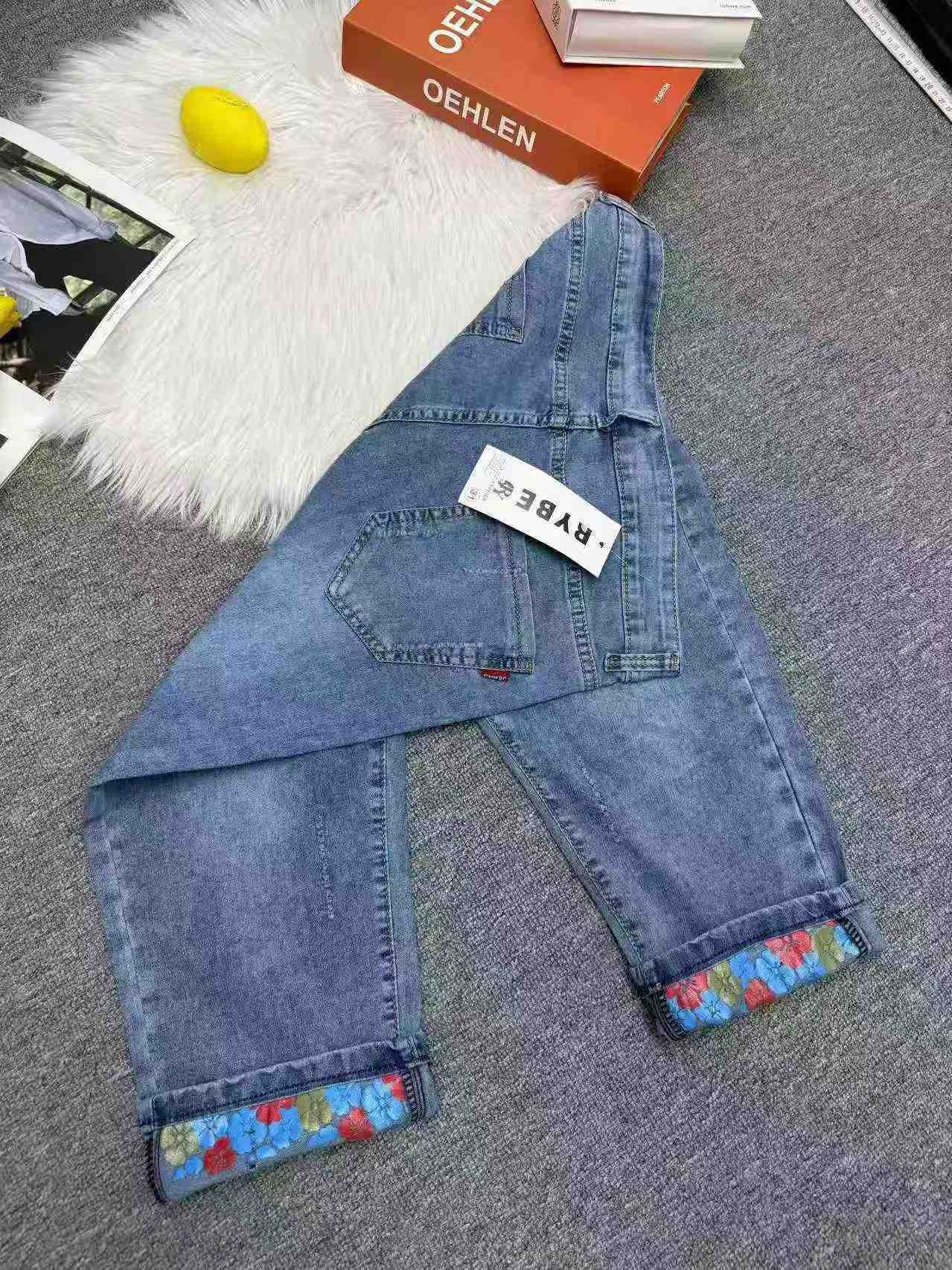 Nuevos jeans de mezclilla recortados de talla grande de tendencia 2026, liquidación a granel de 226 piezas - Image 5