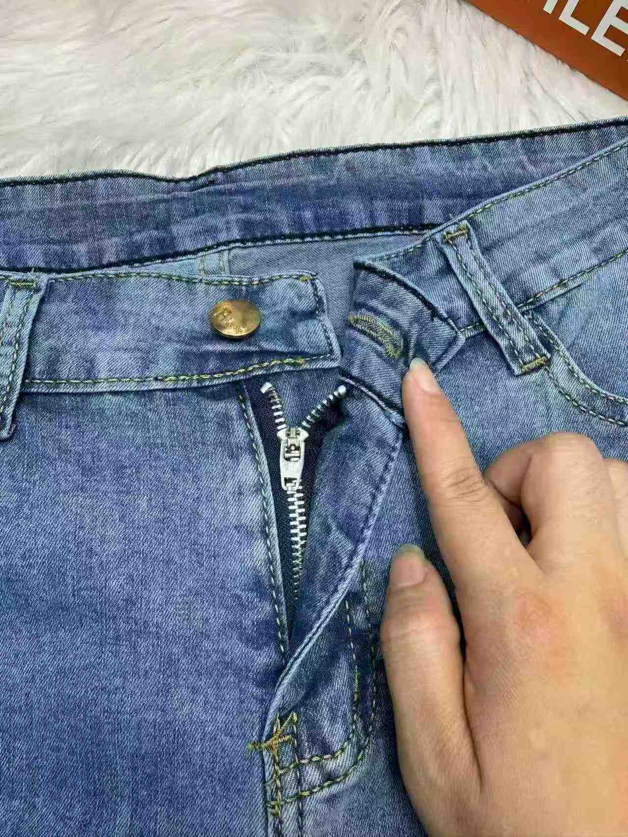 Nuevos jeans de mezclilla recortados de talla grande de tendencia 2026, liquidación a granel de 226 piezas - Image 7