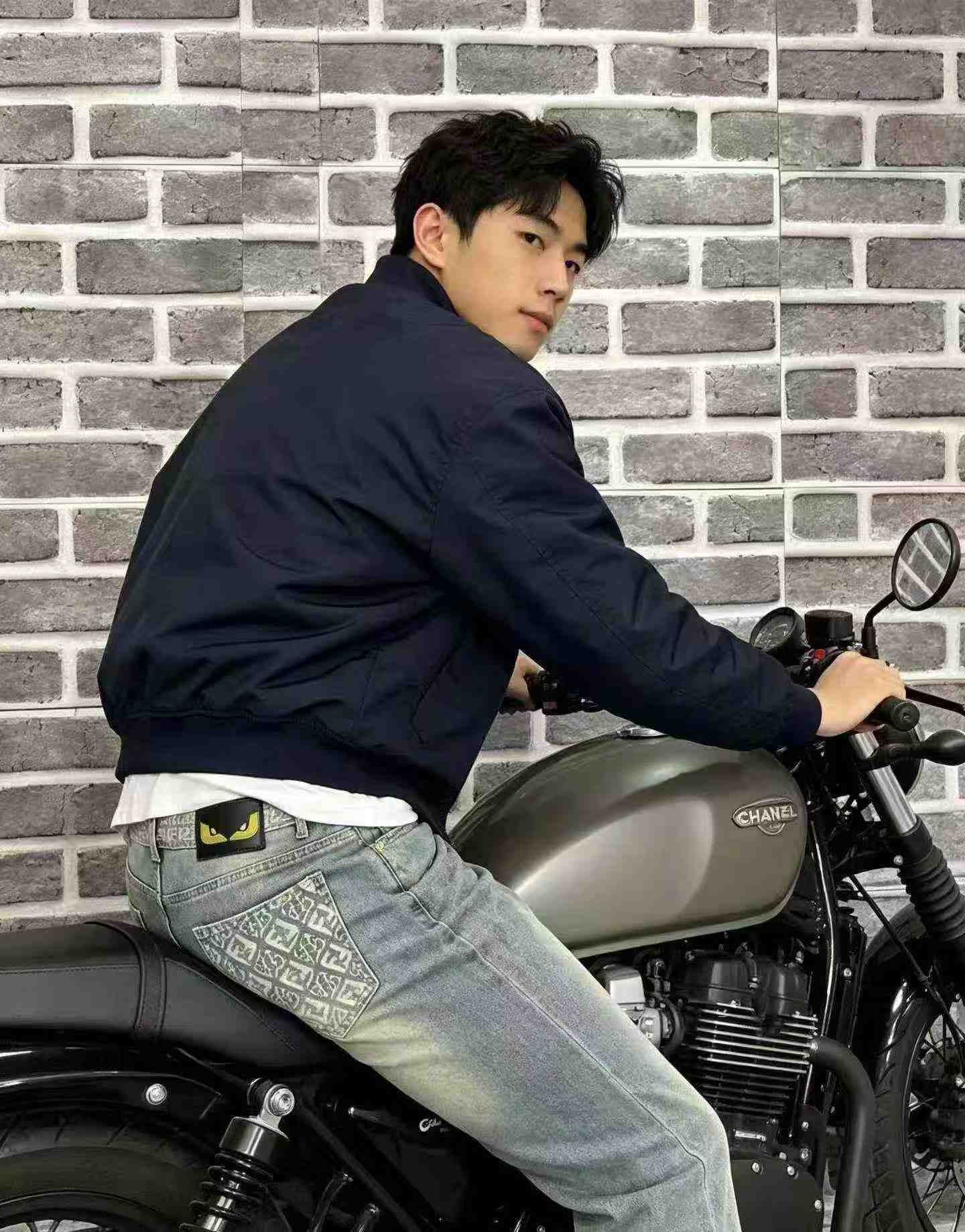 251 Helai Seluar Jeans Slim Skinny Bercetak Trendi Lelaki - Image 3