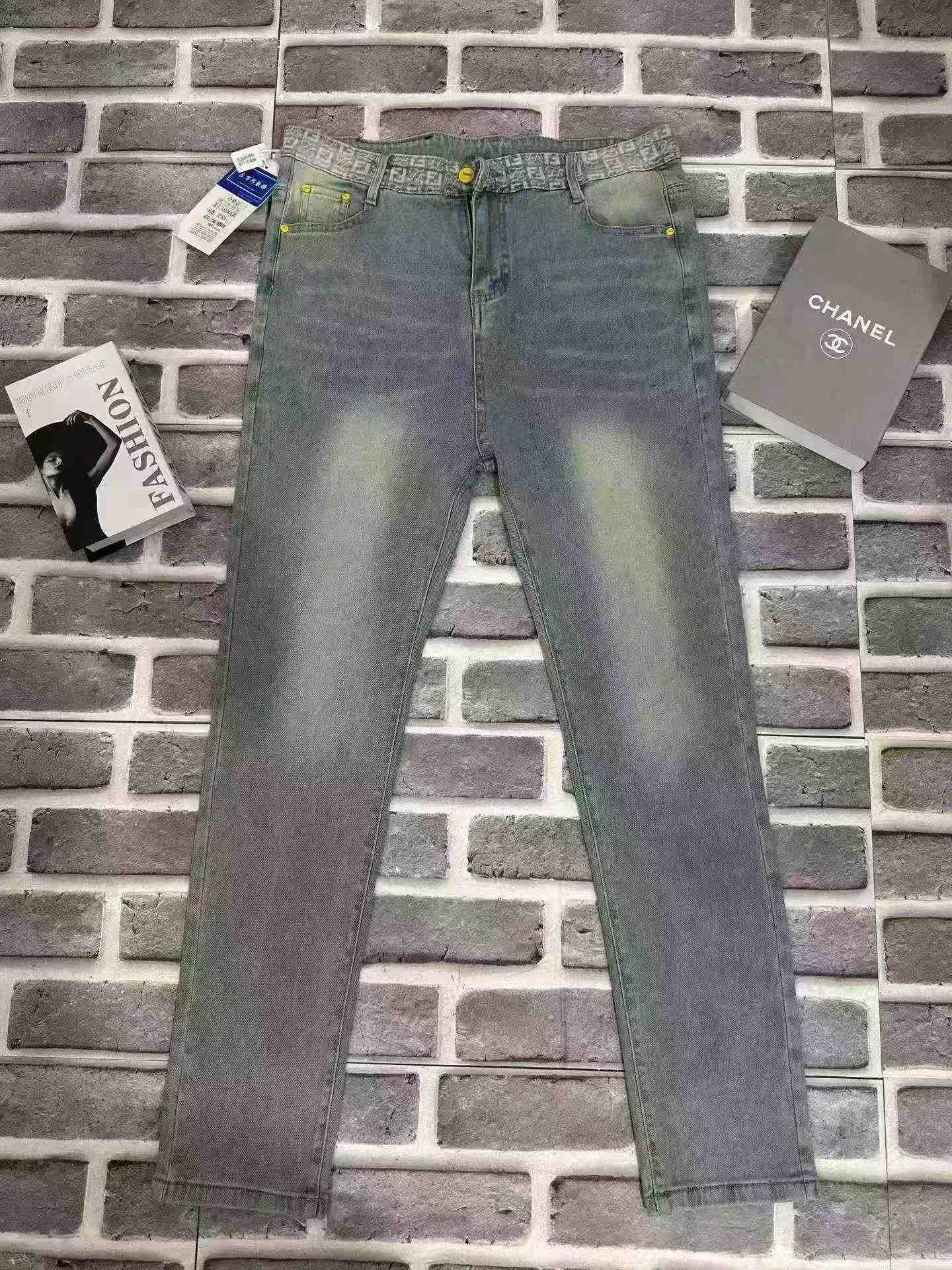 251 Helai Seluar Jeans Slim Skinny Bercetak Trendi Lelaki - Image 4