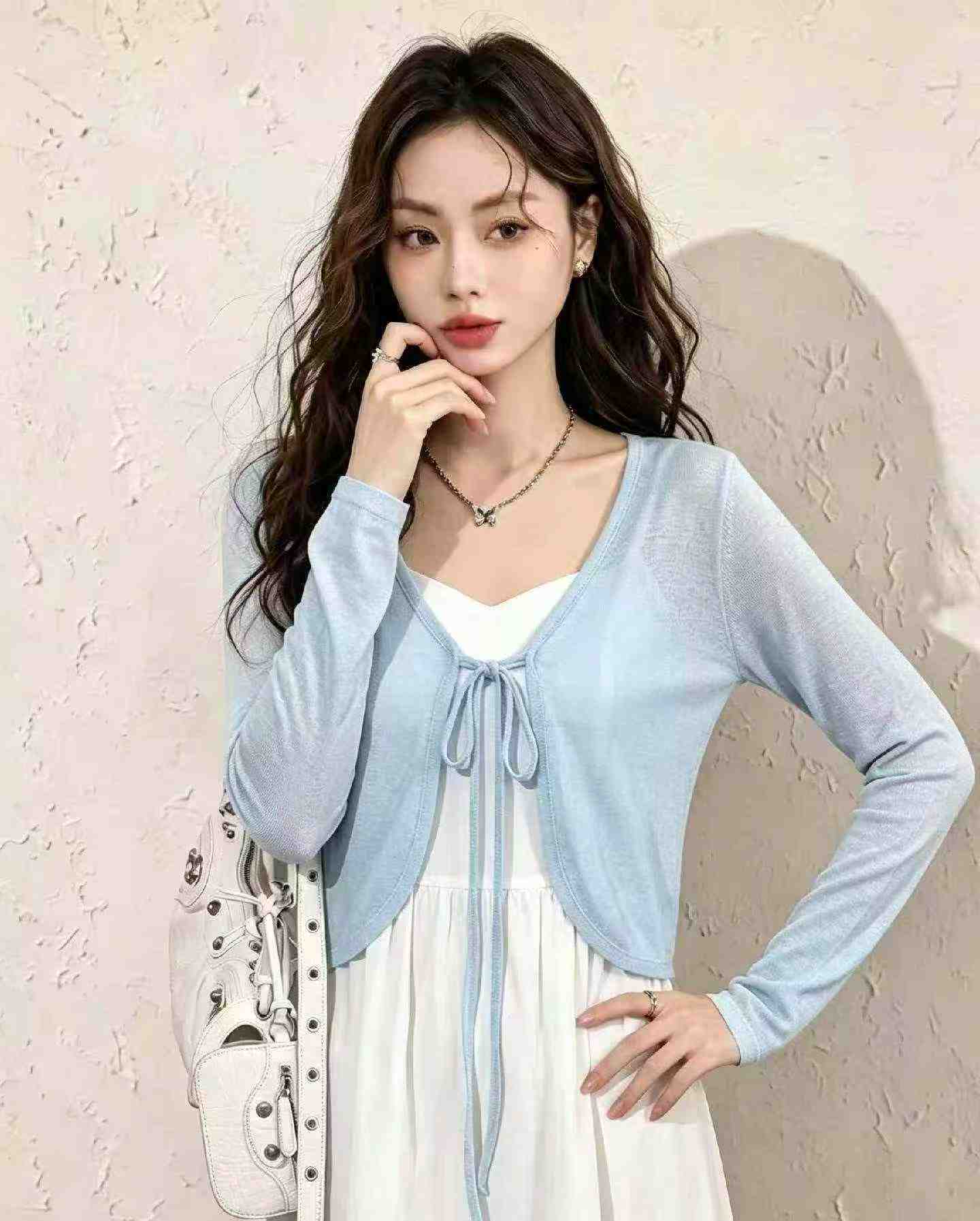 Nouveauté d'été : Cardigan en maille de soie glacée uni et sobre à col V à nouer, 340 pièces - Image 7