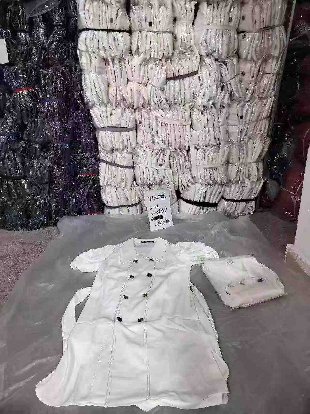 285 pièces Robe fendue de style tweed à col rabattu et à double boutonnage - Image 9