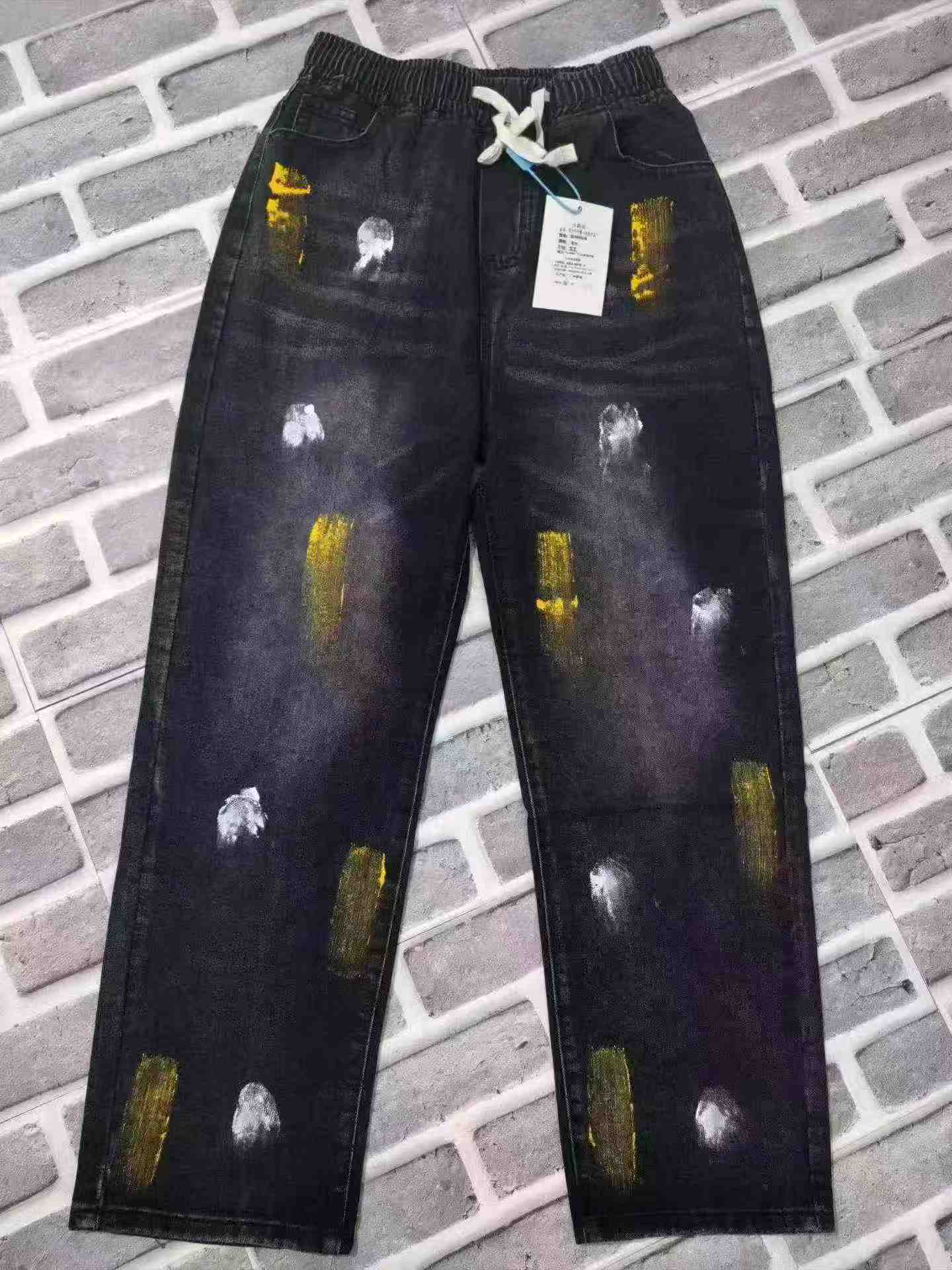 Około 260 sztuk męskich prostych jeansów w stylu amerykańskiego ulicznego hip-hopu z graffiti - Image 4