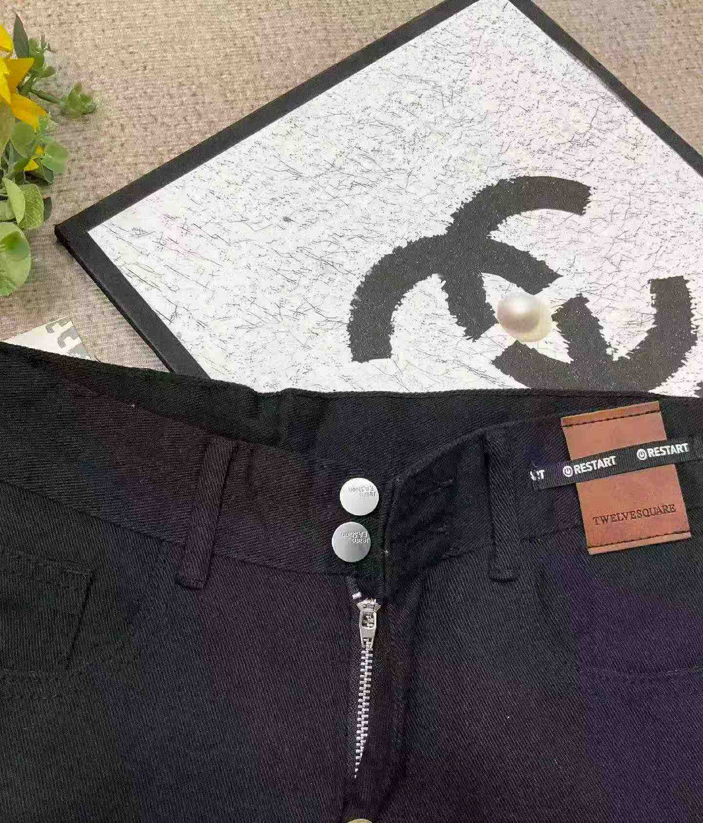 Novidade de Verão Versátil, Shorts Jeans de Cintura Alta, Perna Larga, Desfiados Pretos, Cerca de 1280 Peças - Image 3