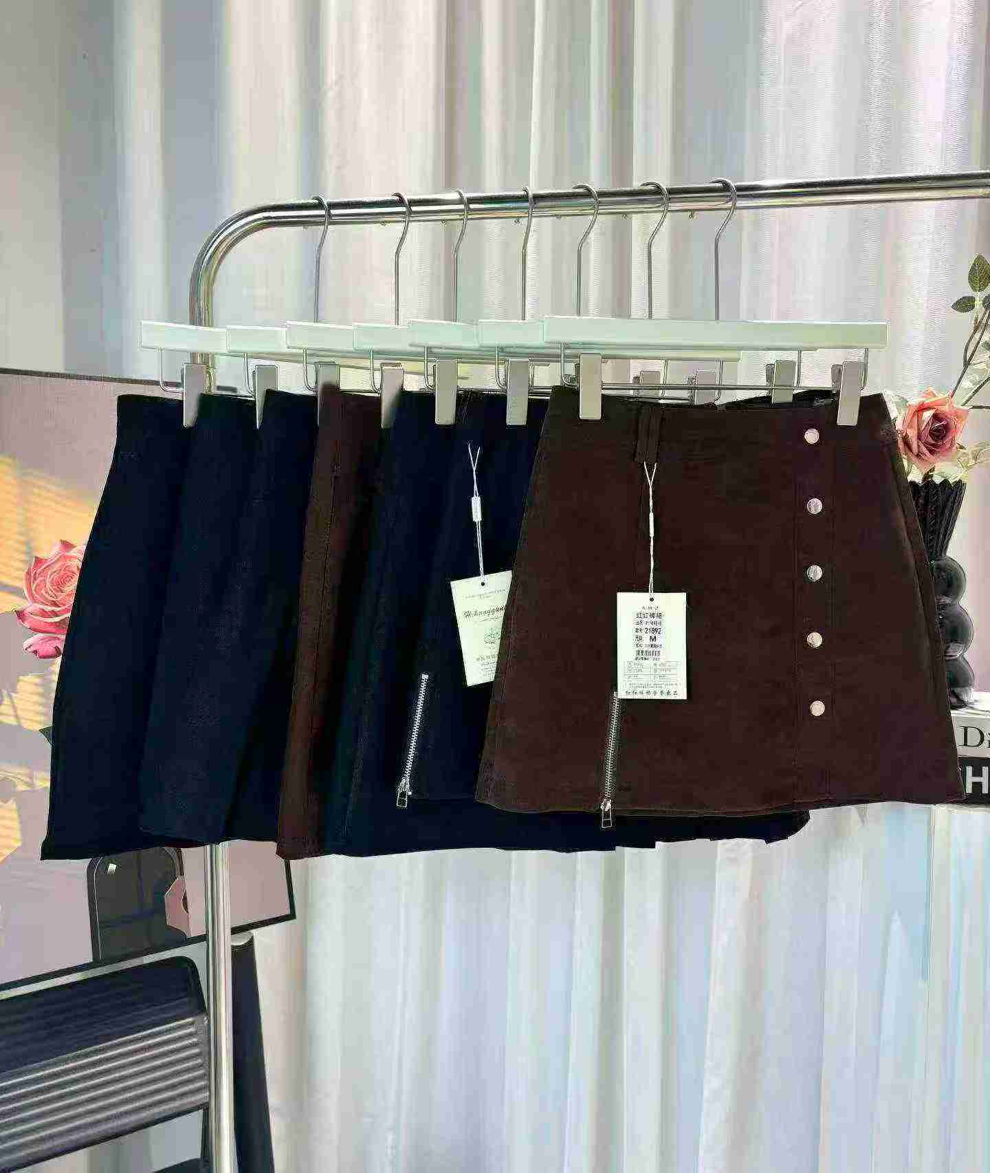 950 Pcs New High Waist A-line Short Plus Size Skirts - Image 7