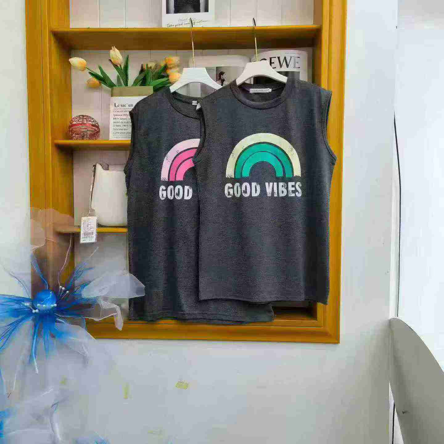 เสื้อกล้ามคอกลมทรงหลวมลายรุ้งดีไซน์สร้างสรรค์ มี 2 สี ไซซ์ S-3XL ประมาณ 1200 ตัว บรรจุแยกรายตัว - Image 5