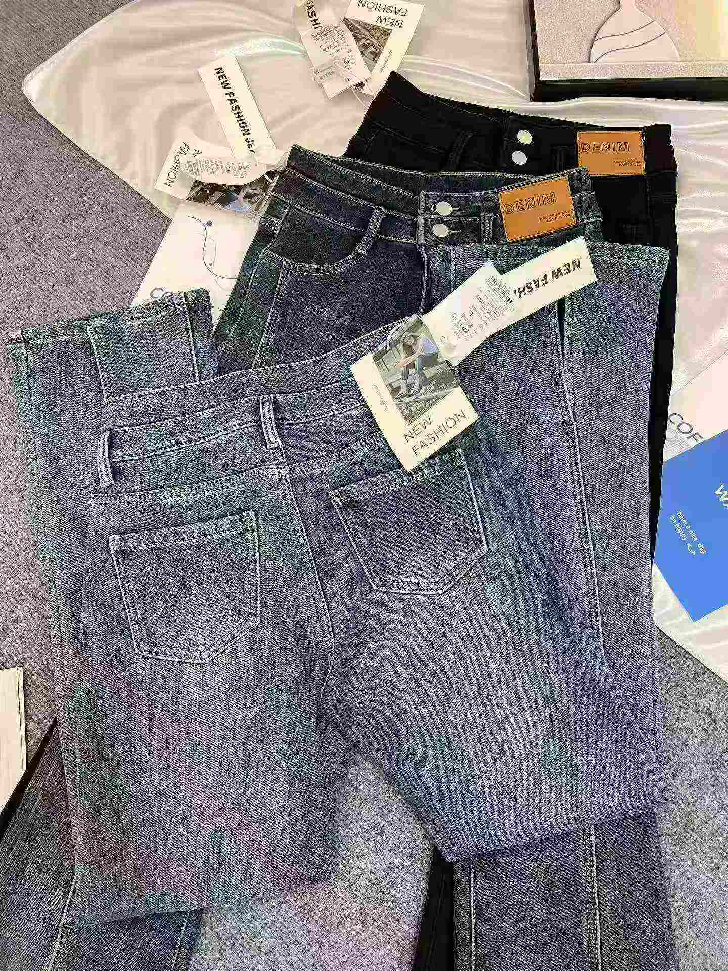 Women's Fleece Thickened Flared Jeans, 1360 Pieces Whole Lot - Image 7