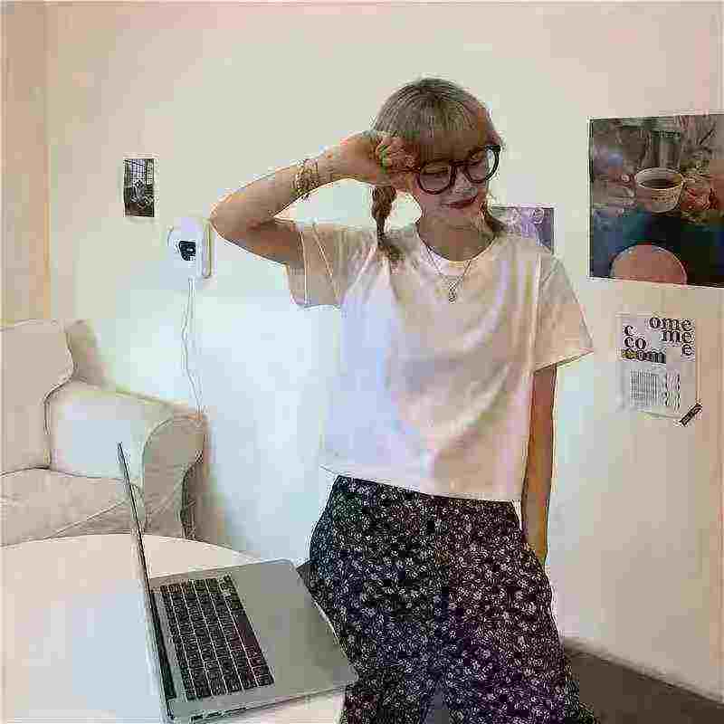 662 Pieces Solid Cropped Short Sleeve T-shirts For Women - Image 3