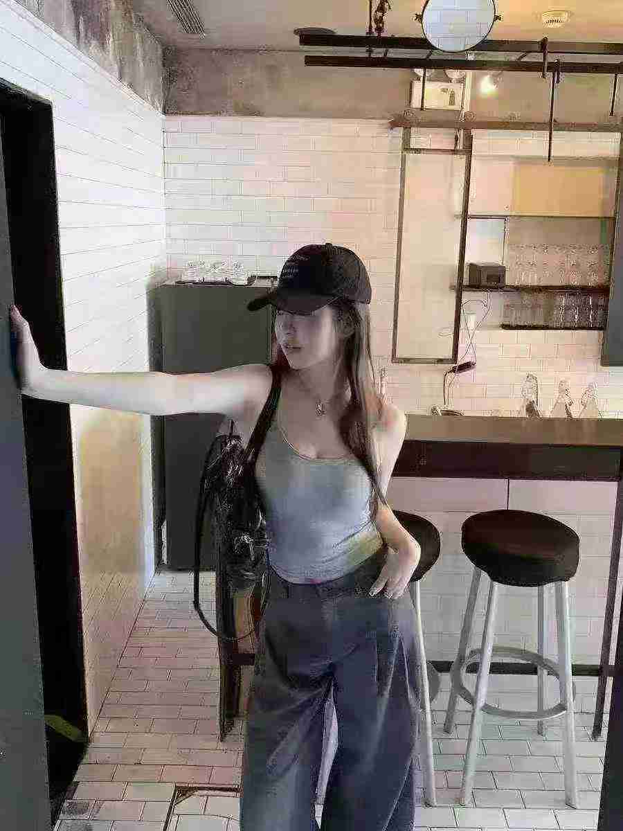 3300 Pcs Adjustable Strap V-neck Sexy Slim Cami Tank Tops - Image 3