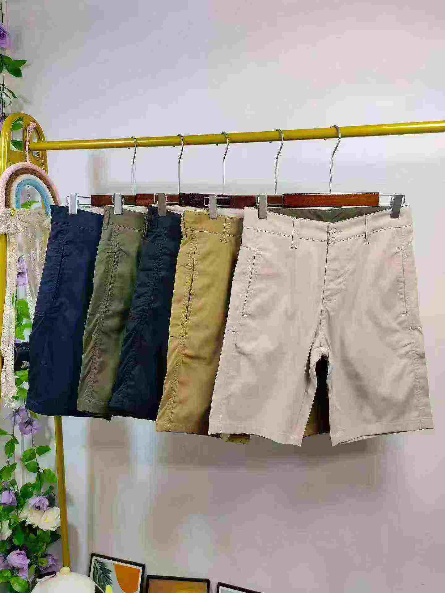 500 Pcs Men's Casual Shorts - Image 4