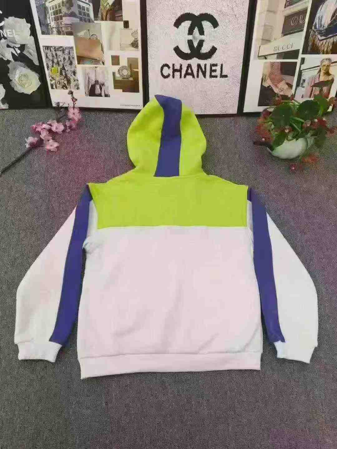 Markowe dziecięce bluzy z kapturem podszyte polarem, około 1200 sztuk - Image 5