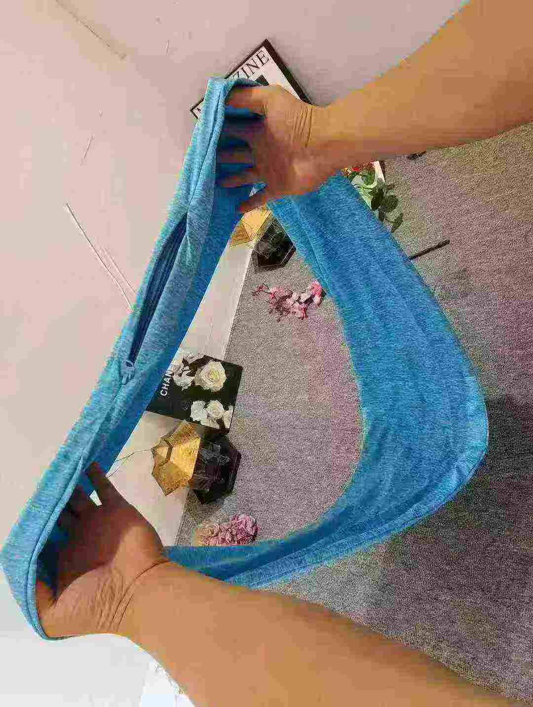 About 300 Pcs Cotton Scarf With Pocket - Image 6
