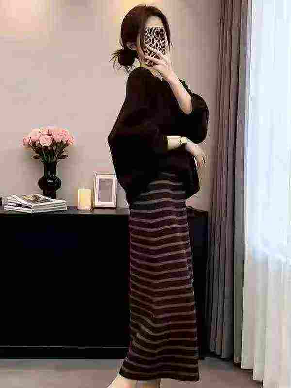 French Lazy Style V-neck Sweatshirt Striped Skirt Two-piece Set, 2153 sets total, MOQ 200 sets - Image 6