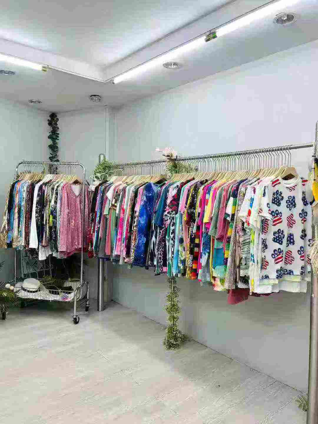 Full Print T-shirts (50% Long Sleeve, 50% Short Sleeve) Around 100000 Pcs Total - Image 2
