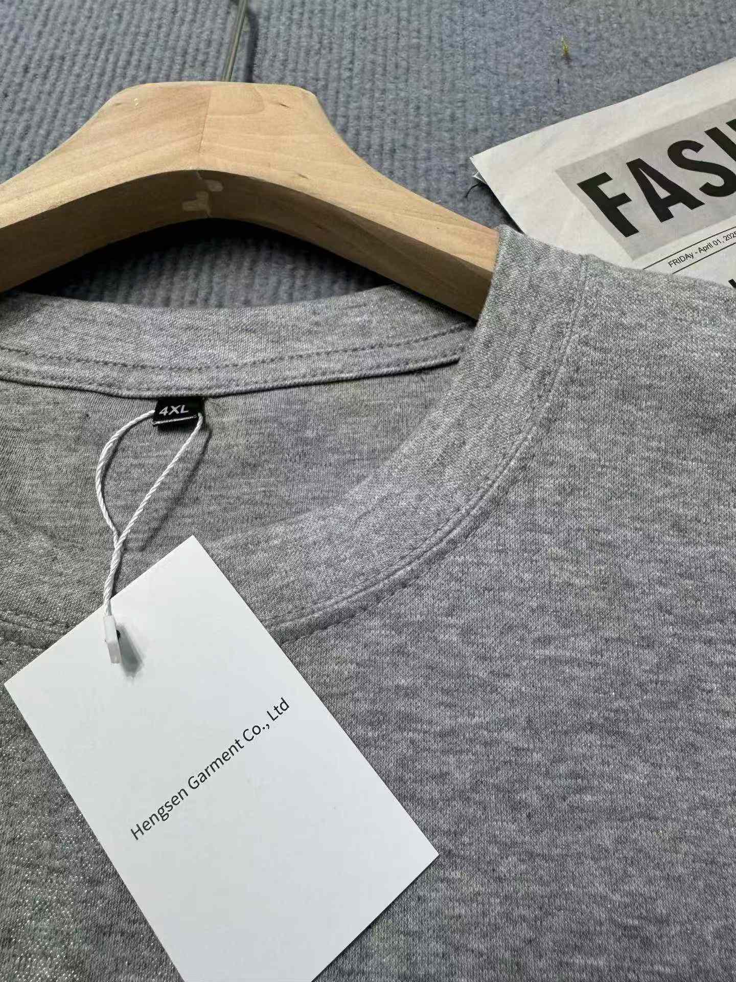 เสื้อยืดแขนสั้นผู้ชาย ทรงหลวม พิมพ์ลายสไตล์เรโทรโทนเข้ม น้ำหนักหนาพิเศษ 350 กรัม มีสินค้าคงคลังประมาณ 7,800 ตัว - Image 8