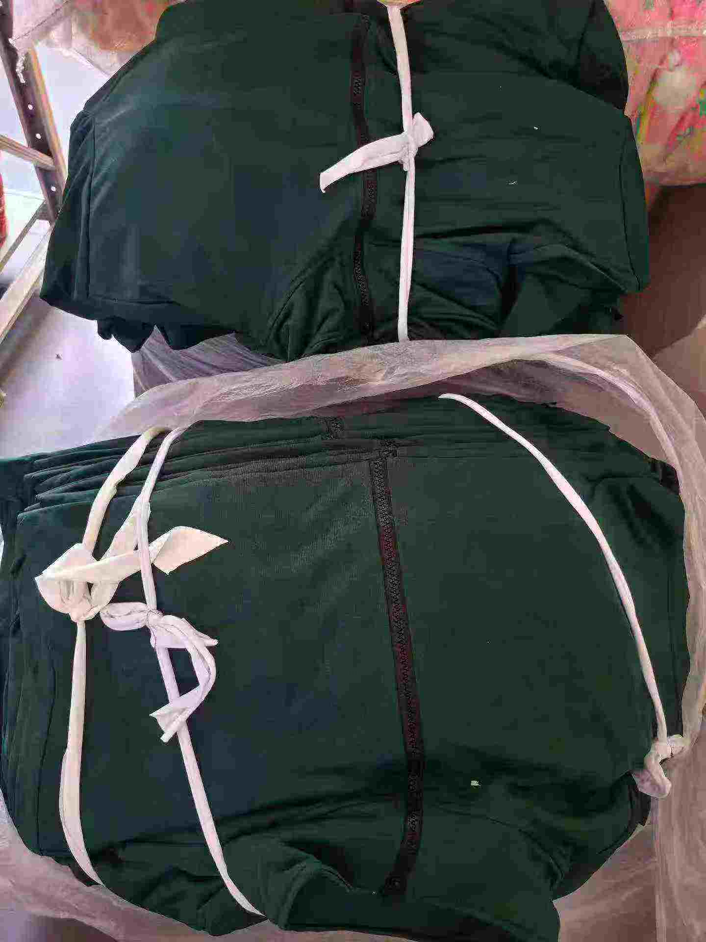 Vipande 550 vya Kardigani za mtindo wa starehe, nyembamba, ukubwa mkubwa, rangi sare, zenye kola iliyosimama, mikono mirefu, ukubwa 1XL-3XL, hisa mpya za kiwanda - Image 5