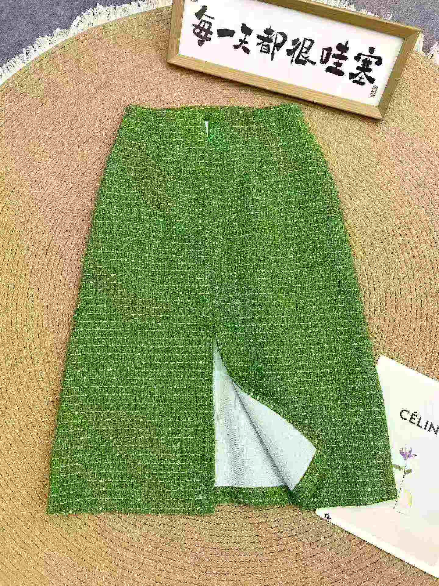 300 Pieces Chanel Style Plaid Sequined Skirts - Image 4
