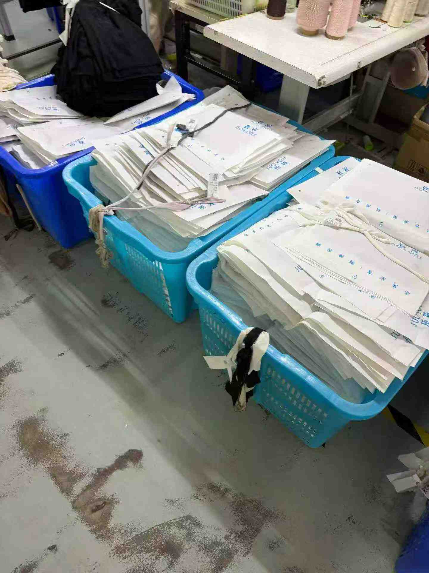 T-shati yenye ubaridi wa hariri ya barafu, vipande 100 kwa kila kundi, Ukubwa Mmoja, Inafaa wenye uzito wa Jin 85 hadi 125, Zaidi ya vipande 10,000 vipo kwenye hisa - Image 3