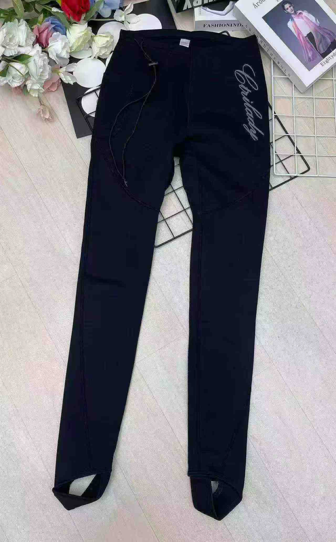 2547 Pcs Clearance Fitness Leggings - Image 9