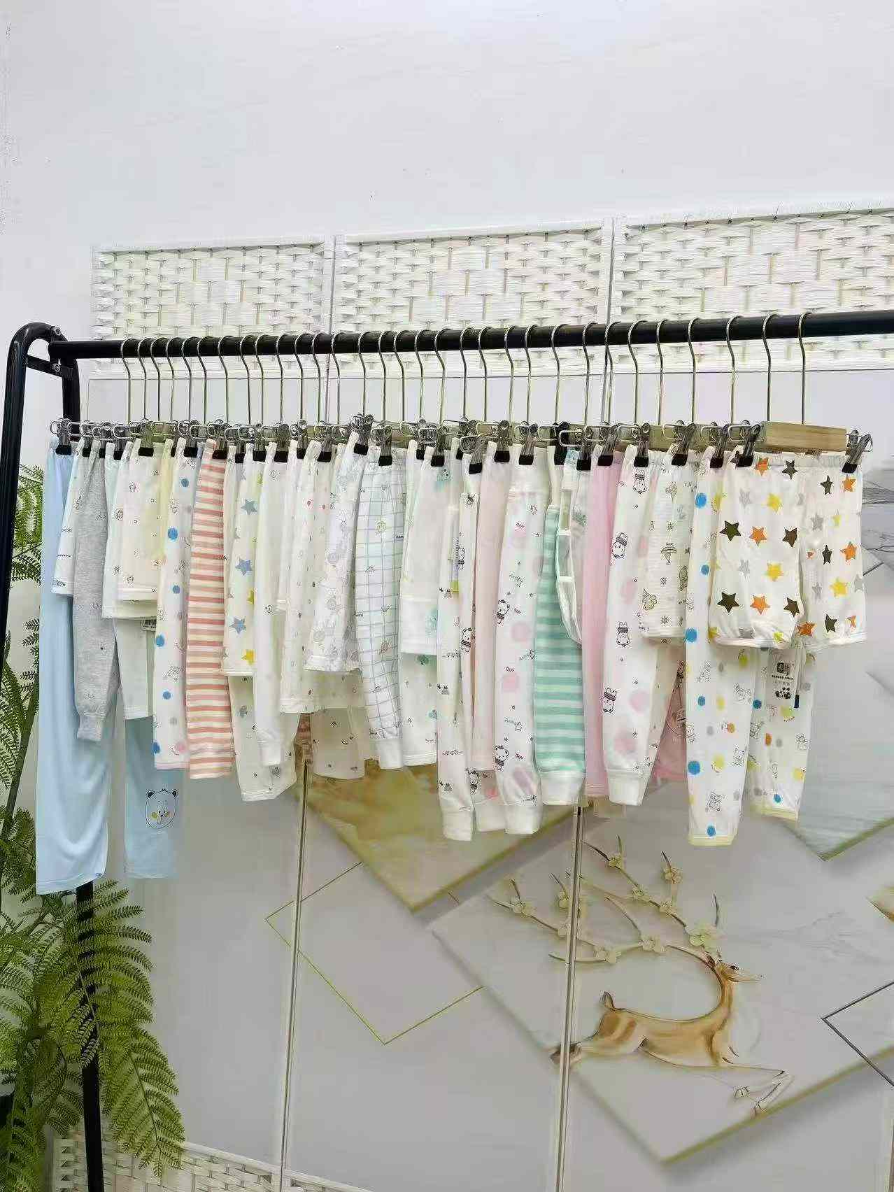Branded Kids Pants, 1442 Pieces, Size 52-120, Individual Packaging - Image 2