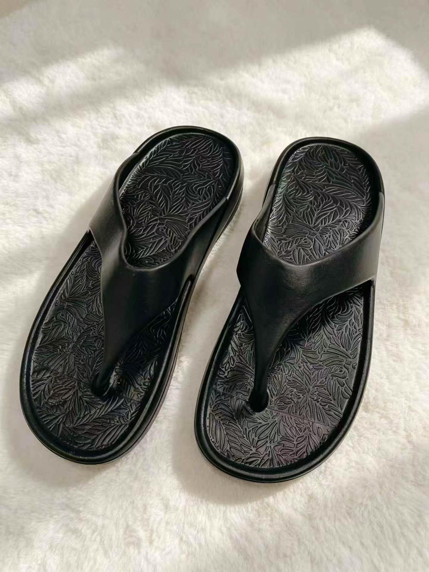 Unisex Summer Thick Sole Clogs Flip Flops 5000 Pairs - Image 1