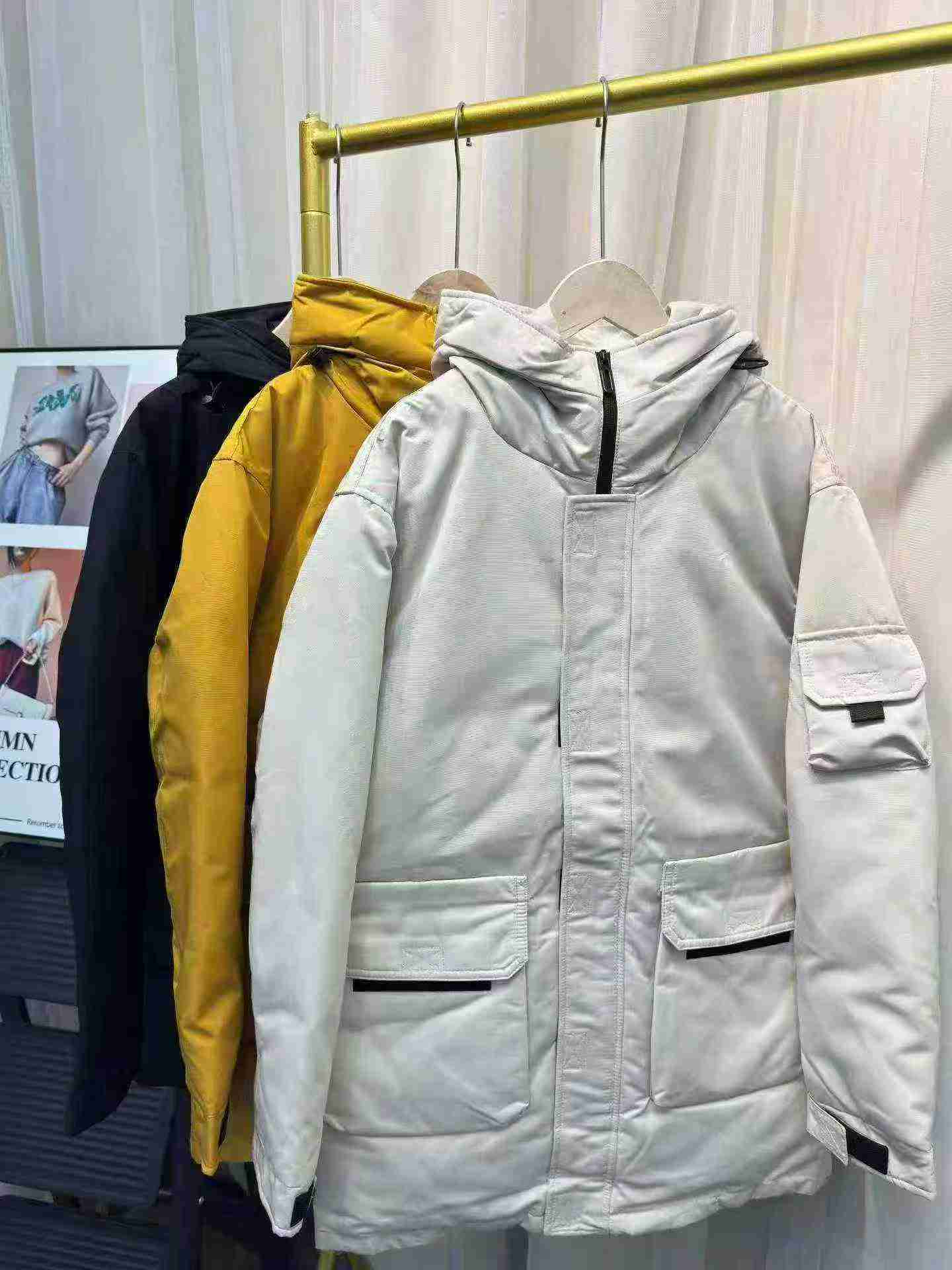785 Pieces Men Women Winter Thickened Hooded Down Jackets - Image 1