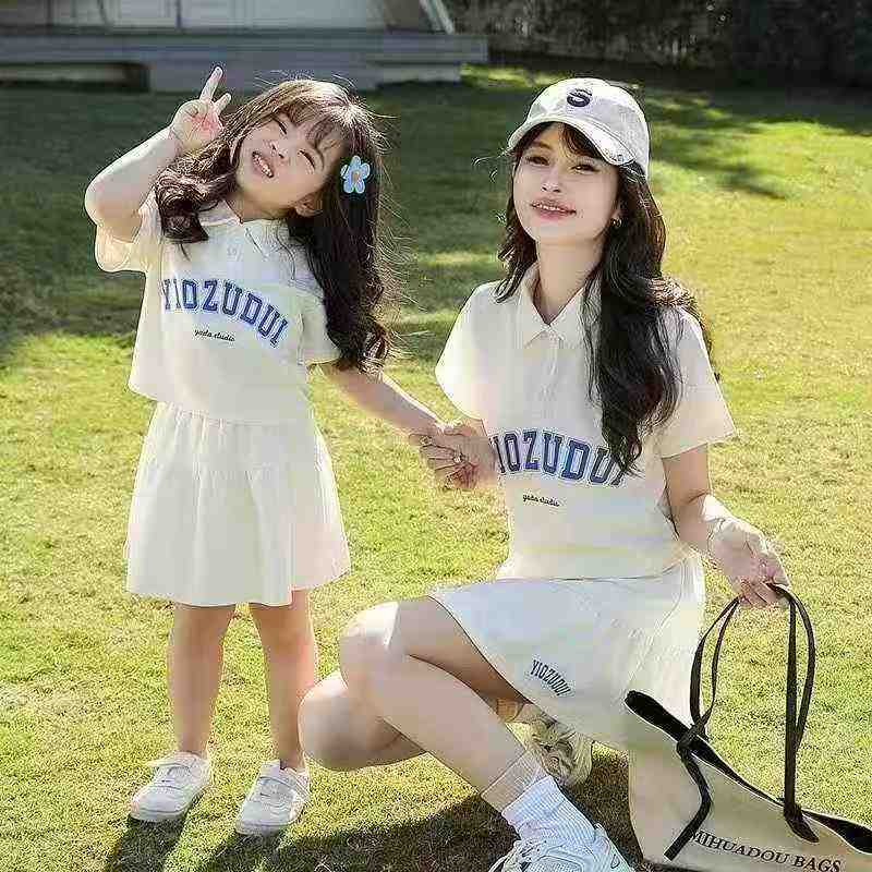 300 Pcs Parent-child Couple Summer Cotton Short Sleeve Polo Shirts - Image 1