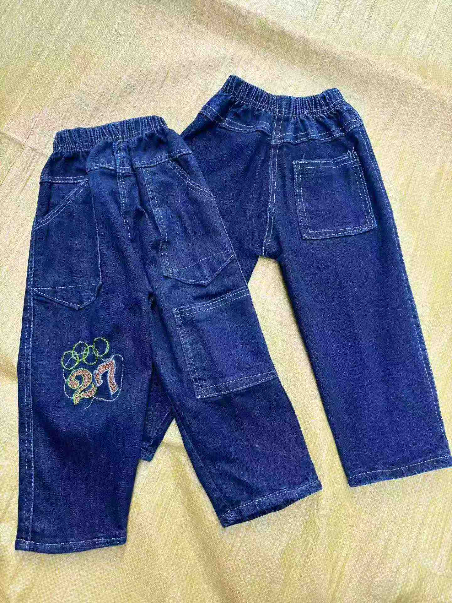 12000 dona kashta tikilgan keng kiyiladigan bolalarning kuzgi to'g'ri kesimli denim jinsi shimlari - Image 1