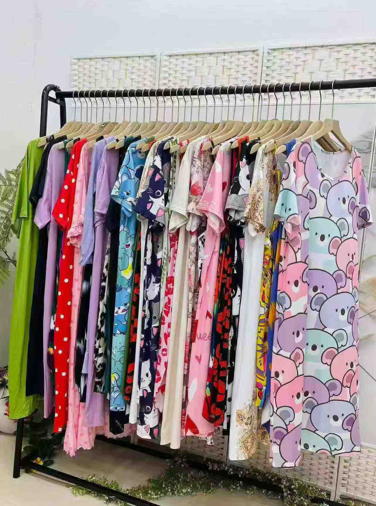 3070 Peças de Camisolas de Pijama - Image 1