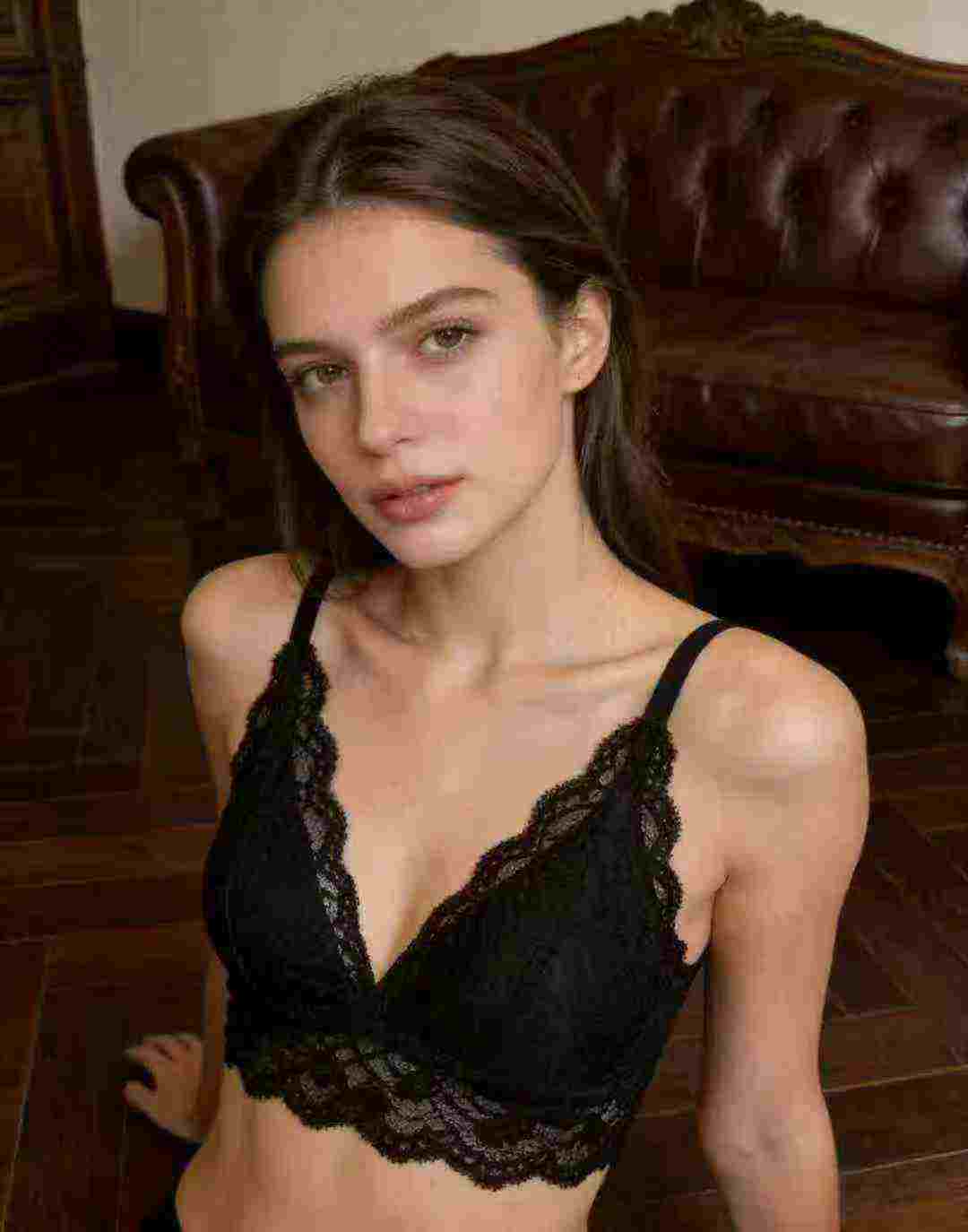 About 9800 Pieces Quality Backless Bralettes - Image 1