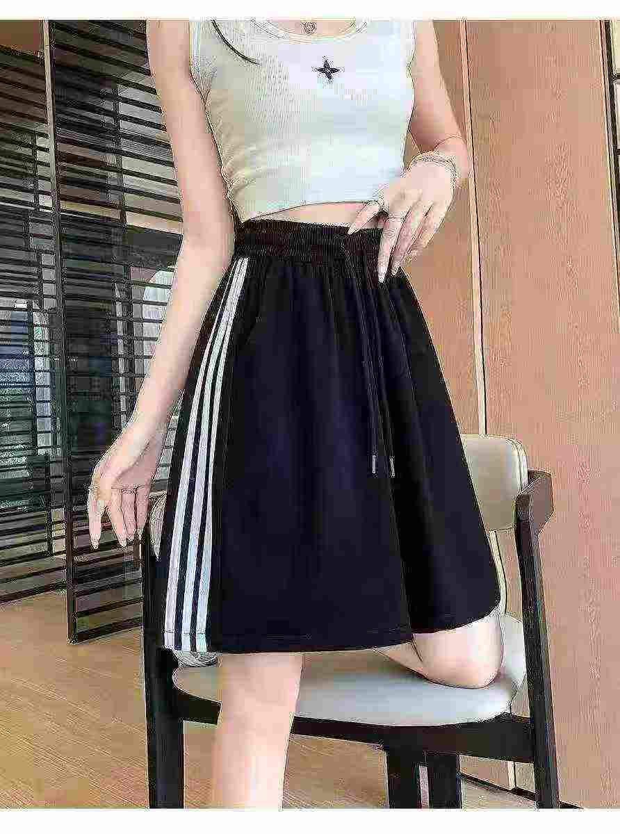 Black Women's Loose High Waist Ice Silk Sports Shorts 370PCS Size M-XXL - Image 1