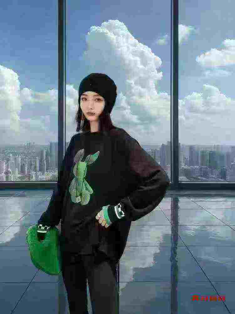 341 Pcs Couple Style Outer Wear Base Tops - Image 1