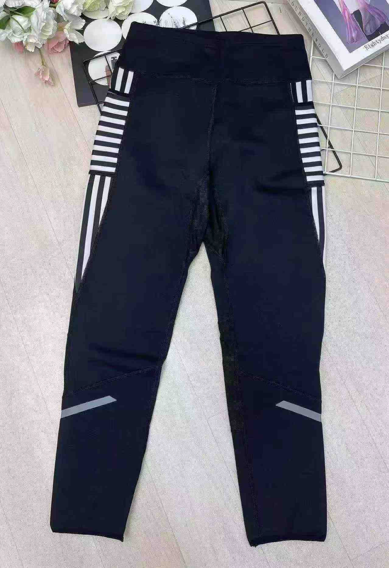 2547 Pcs Clearance Fitness Leggings - Image 1