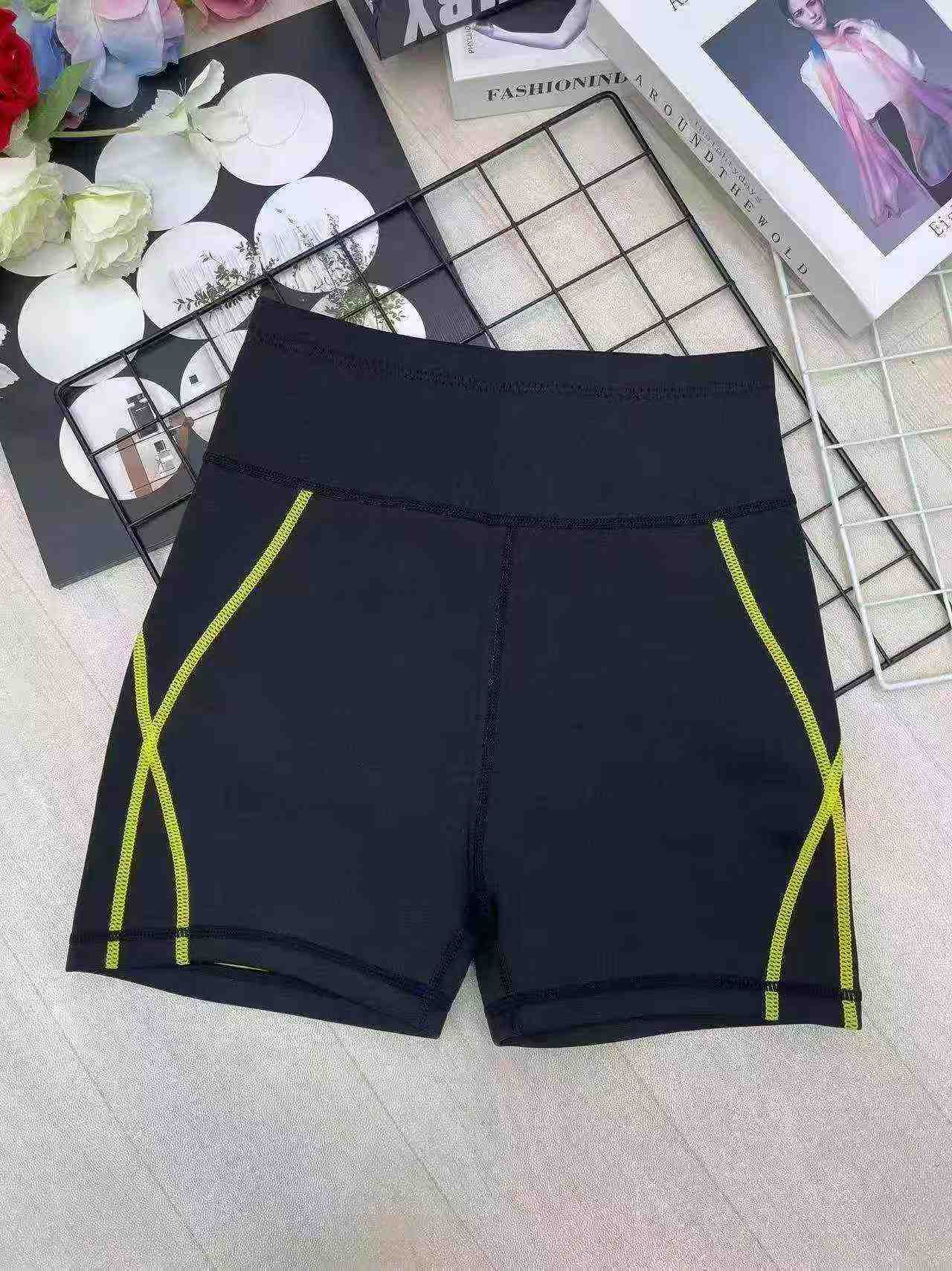 Men's Quality Slim Fit Shorts, Total 1270 Pieces - Image 1