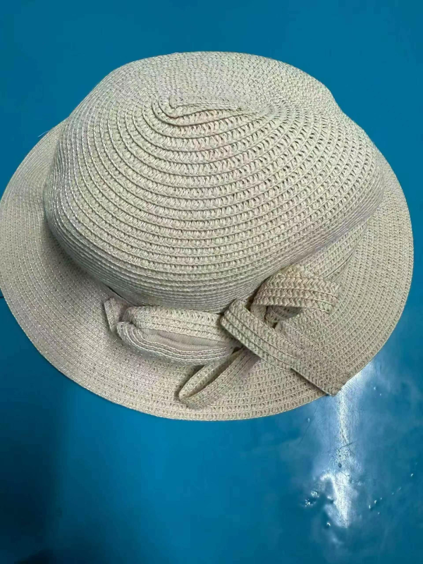 Sekitar 4300 buah Topi Jerami & Topi Busana dengan Kemasan Satuan - Image 1