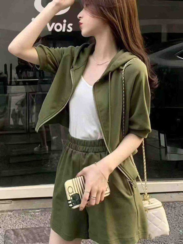 Summer New Salt Style Zipper Hooded Jacket & Shorts Set, About 250 Sets - Image 1