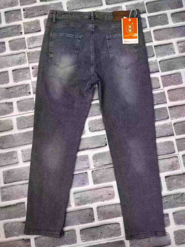 About 400 Pcs Men's Light Blue Stretch Tapered Jeans - Image 1