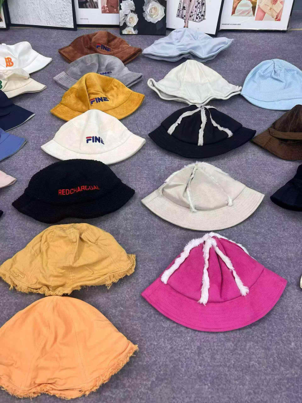 Vipande 2500 vya Kofia za Maridadi, Zenye Ubora wa Hali ya Juu, Mpya Kabisa za Mtindo wa Bucket - Image 1