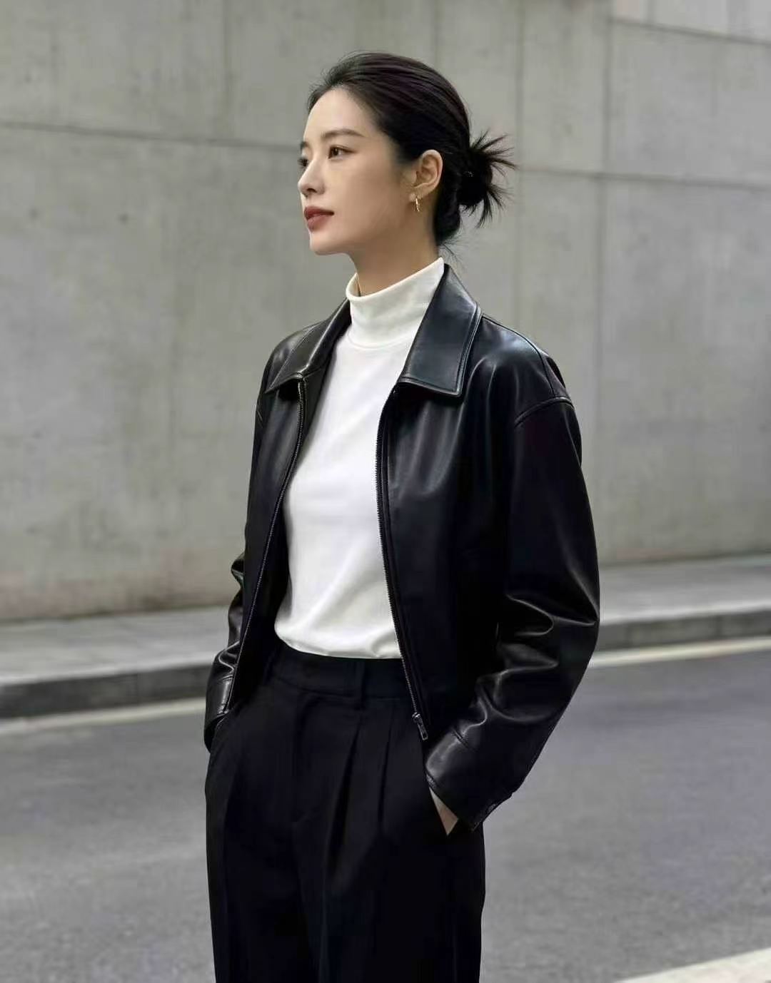 About 680pcs Women's Simple Solid Long Sleeve Base Tops - Image 3