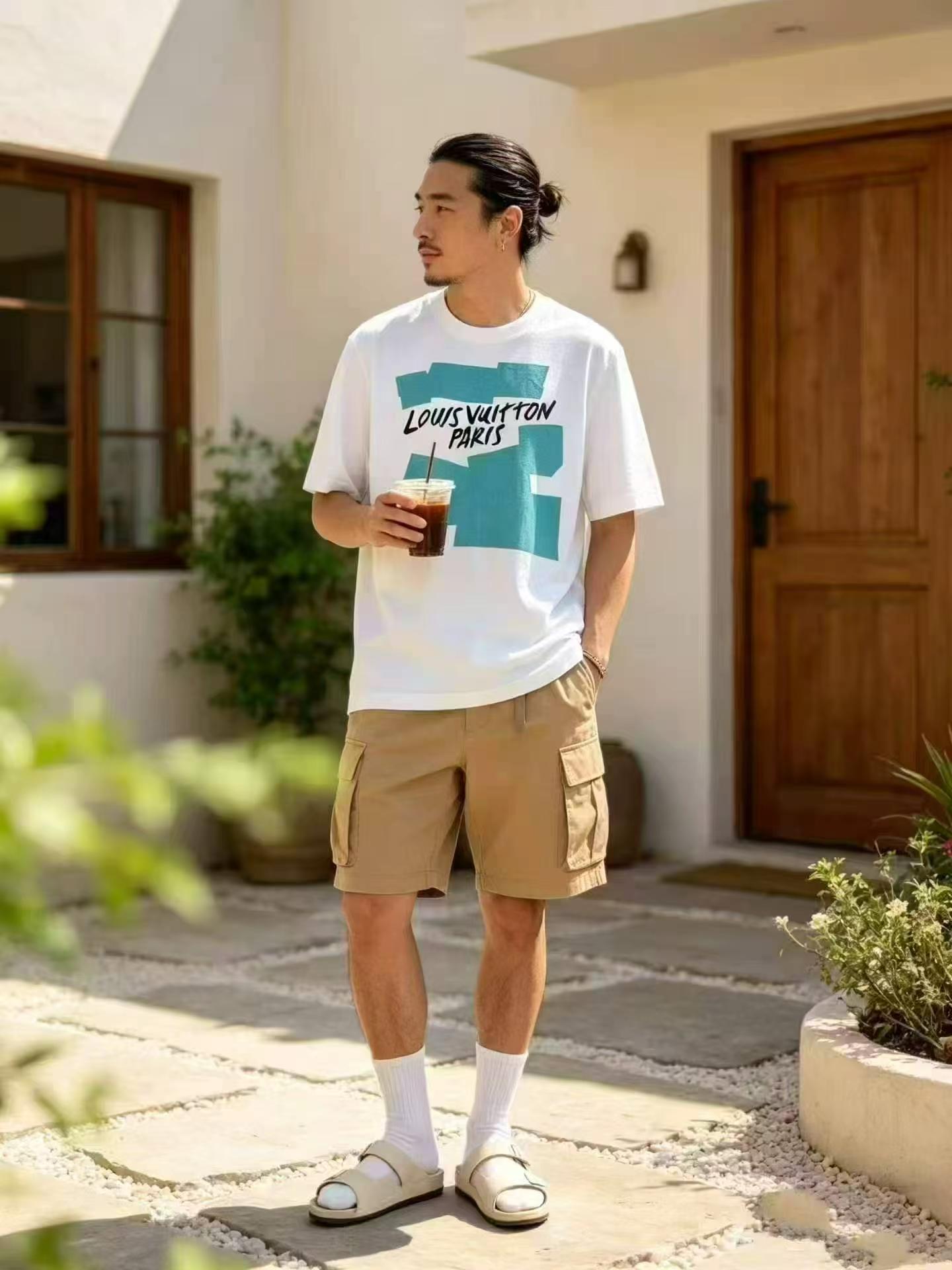 About 220pcs Cotton Trendy Men's Crew Neck Short Sleeve T-shirts - Image 5