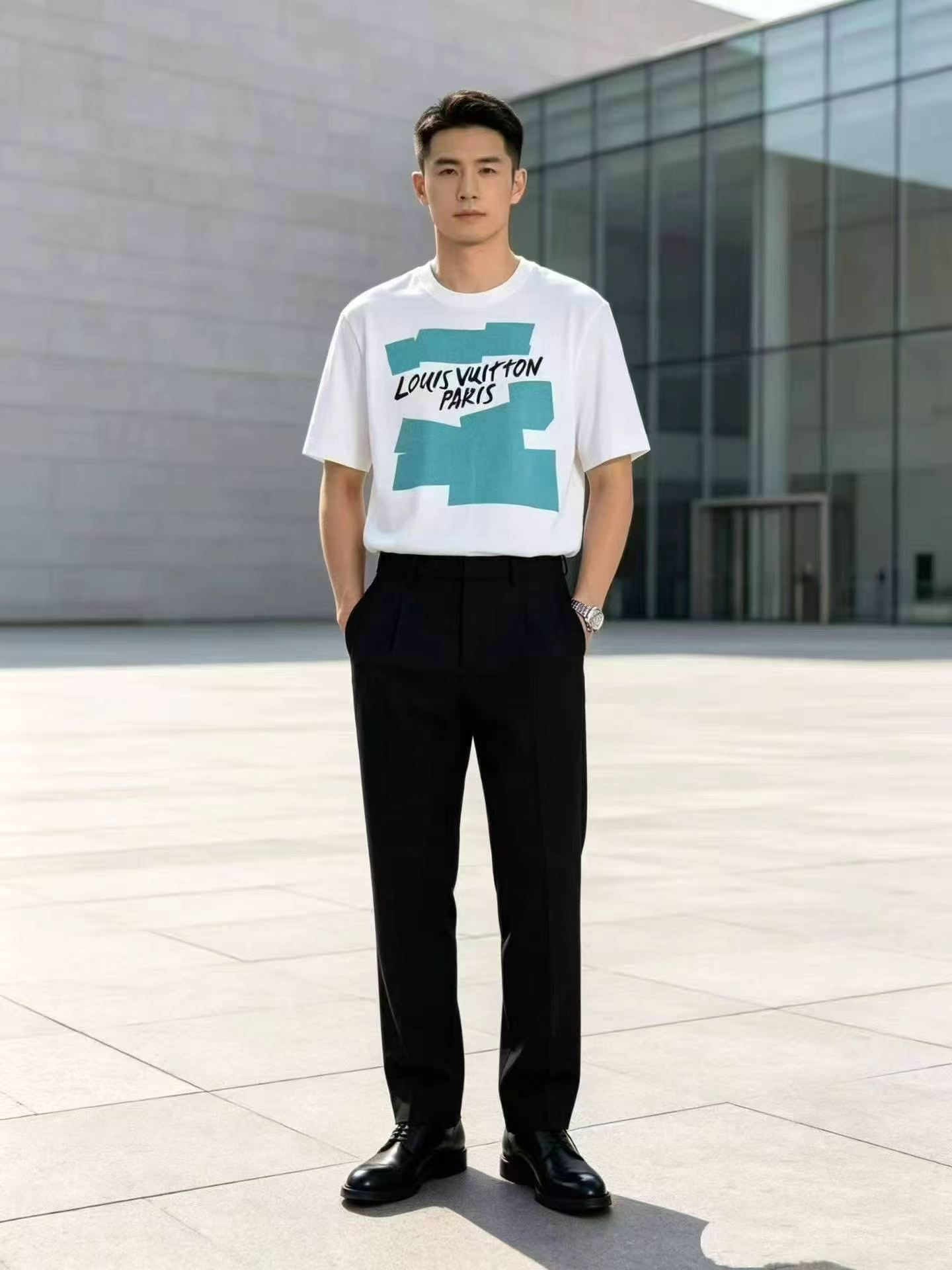 About 220pcs Cotton Trendy Men's Crew Neck Short Sleeve T-shirts - Image 6
