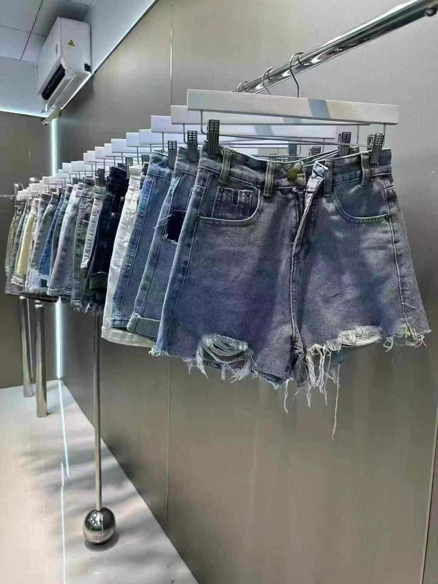 Last Hundreds Pieces Mixed Denim Shorts & Skirts S-XL - Image 4
