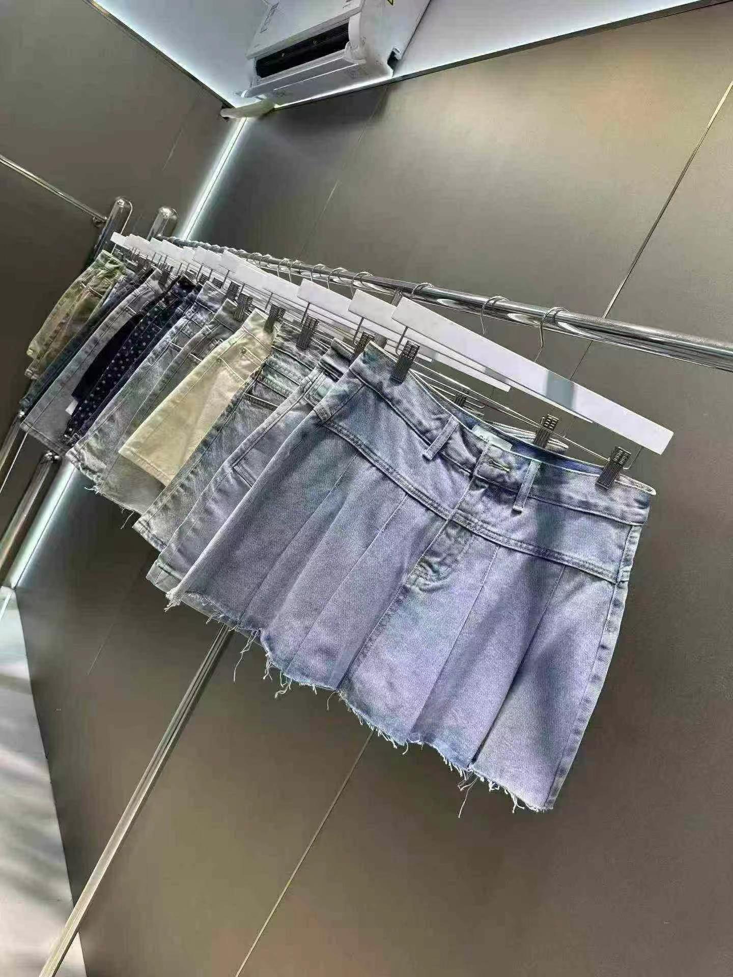 Last Hundreds Pieces Mixed Denim Shorts & Skirts S-XL - Image 5